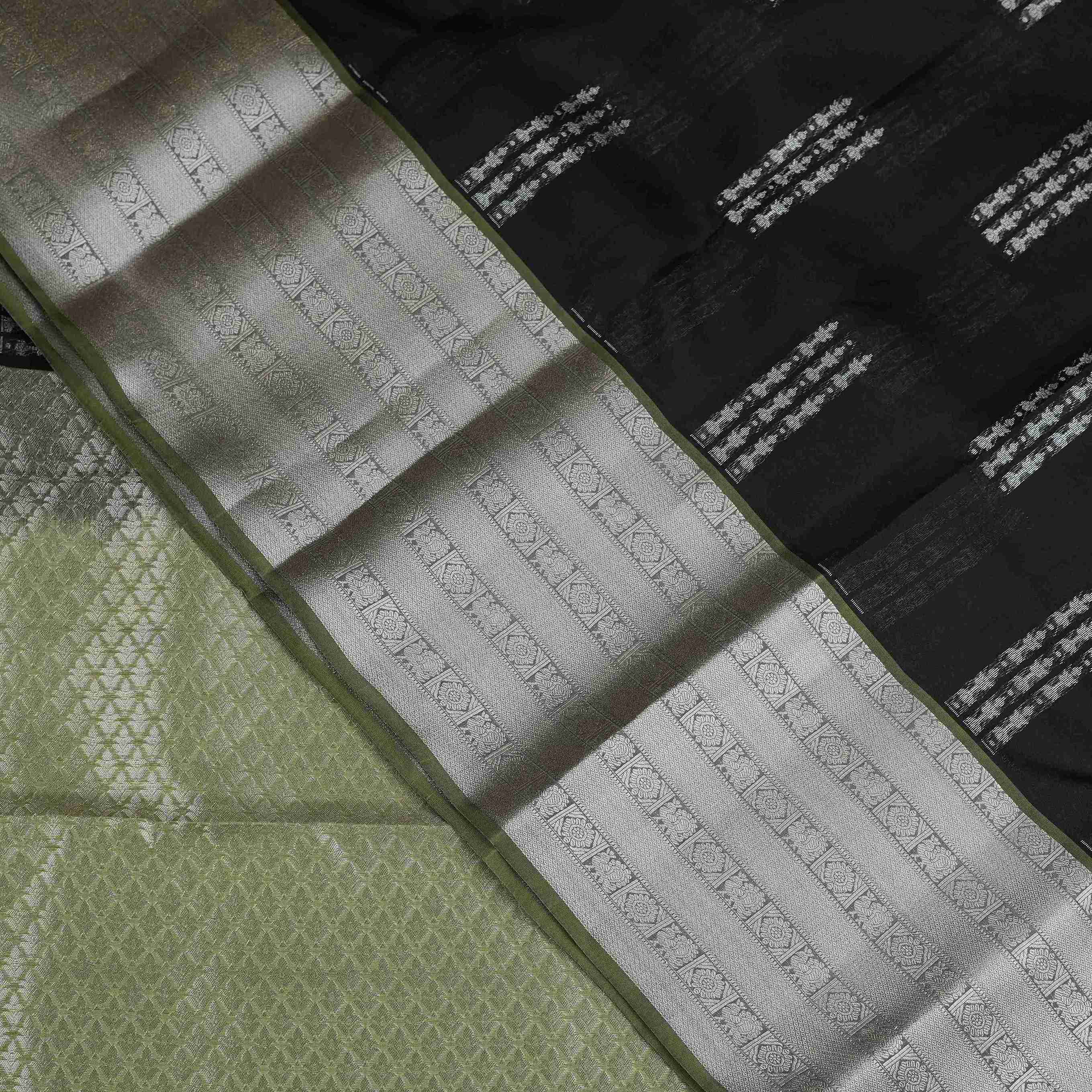 Semisilk Black